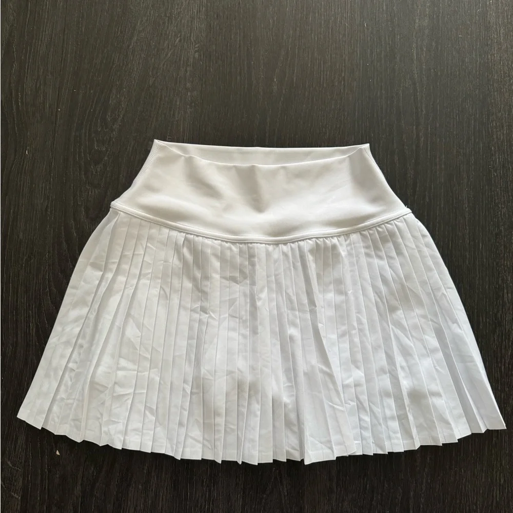 Alo Yoga White Pleated Skirt